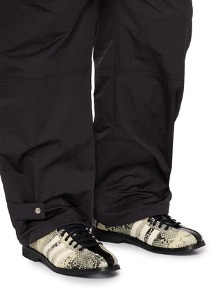 模特儿示范图 - 点击放大 - ADIDAS - X Brain Dead Bowling Men's Sneakers