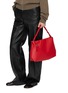 模特儿示范图 - 点击放大 - MM6 MAISON MARGIELA - Folded Pochette Leather Bag