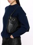 模特儿示范图 - 点击放大 - MM6 MAISON MARGIELA - Folded Pochette Leather Bag