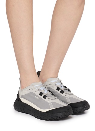模特儿示范图 - 点击放大 - NORDA - 001A Low Top Women's Sneakers