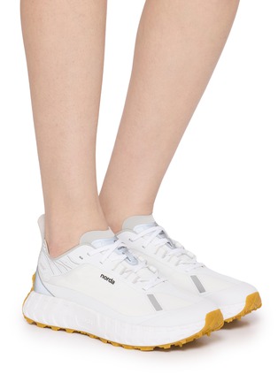 模特儿示范图 - 点击放大 - NORDA - 001A Low Top Unisex Sneakers