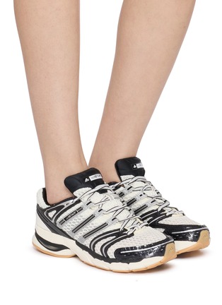 模特儿示范图 - 点击放大 - ADIDAS - Adistar Control 5 Unisex Sneakers
