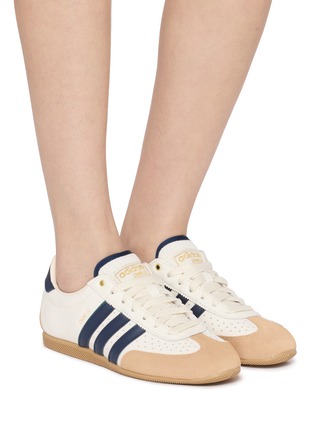 模特儿示范图 - 点击放大 - ADIDAS - Changle Unisex Sneakers
