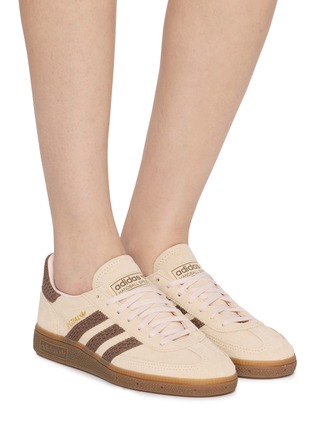 模特儿示范图 - 点击放大 - ADIDAS - Handball Spezial Unisex Sneakers