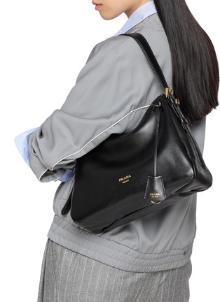 模特儿示范图 - 点击放大 - PRADA - Medium Aimee Leather Bag
