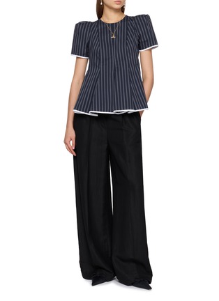 模特儿示范图 - 点击放大 - KIKA VARGAS - Nilla Striped Cotton Top