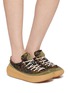 模特儿示范图 - 点击放大 - FLOWER MOUNTAIN - Fami Unisex Sneakers