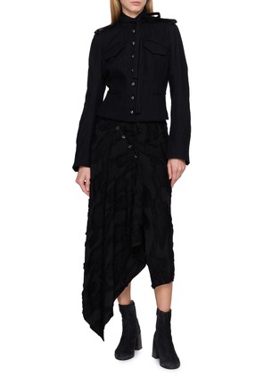 模特儿示范图 - 点击放大 - MASNADA - Asymmetric Textured Wrap Skirt