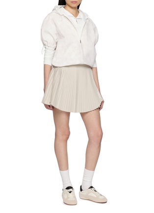 模特儿示范图 - 点击放大 - SOUTHCAPE - Short Sleeve Blossom Pattern Hooded Zip Up Jacket