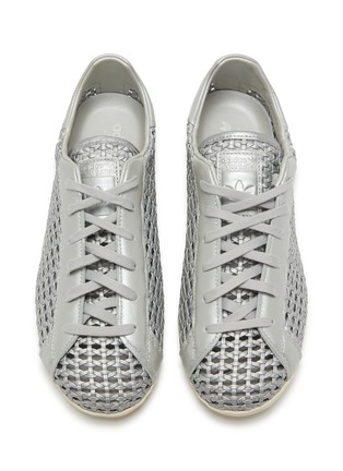 模特儿示范图 - 点击放大 - ADIDAS - 女款 STAN SMITH LO PRO 镂空系带运动鞋