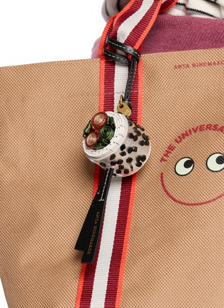 正面 -点击放大 - ANYA HINDMARCH - Uramaki Sushi Leather Charm