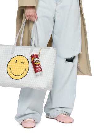 模特儿示范图 - 点击放大 - ANYA HINDMARCH - Pringles Leather Coin Purse