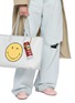 模特儿示范图 - 点击放大 - ANYA HINDMARCH - Pringles Leather Coin Purse