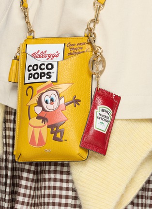 正面 -点击放大 - ANYA HINDMARCH - Heinz Ketchup Leather Keyring Charm