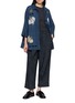 模特儿示范图 - 点击放大 - AODRESS - Phils Embroidered Flower Beads Large Coat