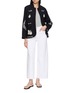 模特儿示范图 - 点击放大 - AODRESS - Phils Floral Embroidered Velvet Short Jacket