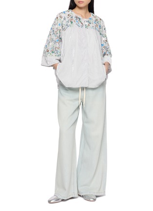 模特儿示范图 - 点击放大 - AODRESS - Floral Embroidered Velvet Bolero Jacket