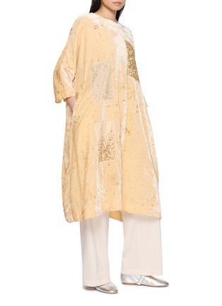 模特儿示范图 - 点击放大 - AODRESS - Three Abstructs Velvet Midi Dress