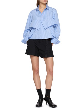 模特儿示范图 - 点击放大 - SACAI - 层叠边饰条纹衬衫