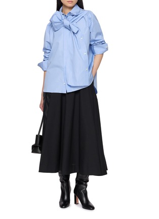 模特儿示范图 - 点击放大 - SACAI - Layered Stripe Shirt