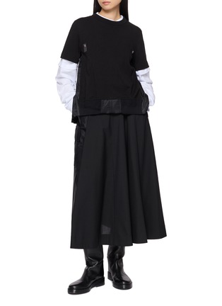 模特儿示范图 - 点击放大 - SACAI - Hybrid Pleated Satin Back T-Shirt