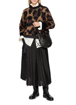 模特儿示范图 - 点击放大 - SACAI - 拼接百褶中长半身裙