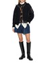 模特儿示范图 - 点击放大 - SACAI - Belted Cotton Denim Shorts