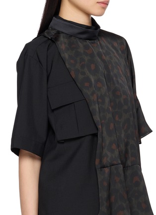  - SACAI - 豹纹拼接短袖衬衫上衣