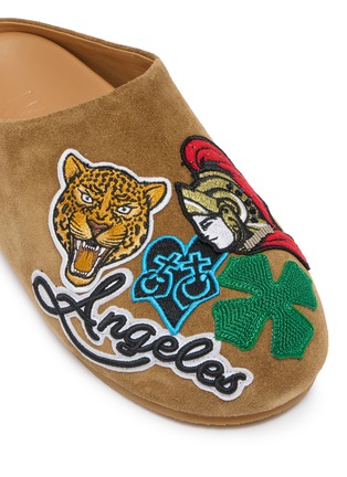 细节 - 点击放大 - NAN-KU COUTURE - Embroidered Patch Suede Clogs