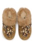细节 - 点击放大 - NAN-KU COUTURE - Embellished Suede Shearling Clogs