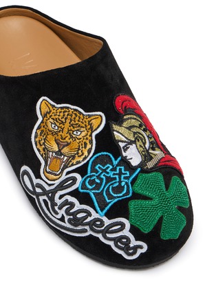 细节 - 点击放大 - NAN-KU COUTURE - Embroidered Patch Suede Clogs