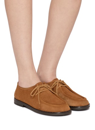 模特儿示范图 - 点击放大 - GAIMO - Belina Suede Derby Shoes