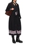 模特儿示范图 - 点击放大 - FORTELA - Embroidered Paisley Tie Neck Maxi Dress