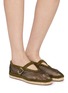 模特儿示范图 - 点击放大 - ALAÏA - Flat Fishnet Mary Jane Suede Espadrilles