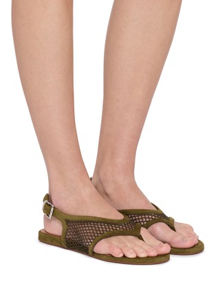 模特儿示范图 - 点击放大 - ALAÏA - Fishnet Suede Thong Sandals