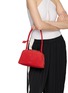 模特儿示范图 - 点击放大 - ALAÏA - Small Le Bouledogue Leather Shoulder Bag
