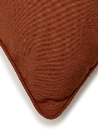 细节 –点击放大 - GARDEN GLORY - Outdoor Pillow — Teracotta