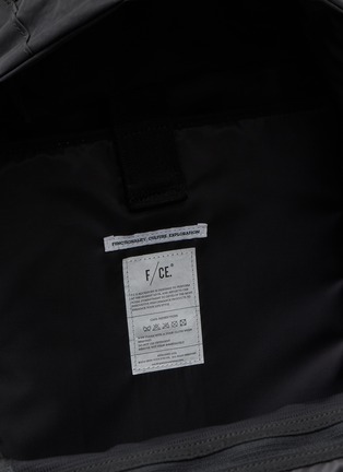 细节 - 点击放大 - F/CE. - Textured Twill Day Pack