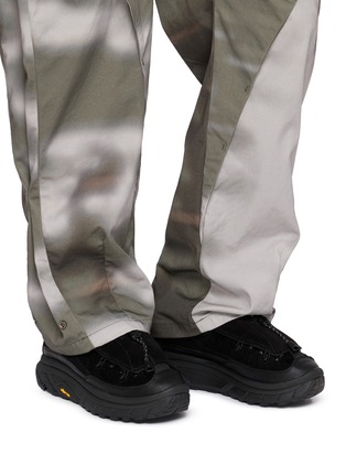 模特儿示范图 - 点击放大 - FCE SHOES - X SUICOKE Modular Upper Beetle Men's Sneakers