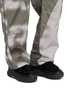 模特儿示范图 - 点击放大 - FCE SHOES - X SUICOKE Modular Upper Beetle Men's Sneakers
