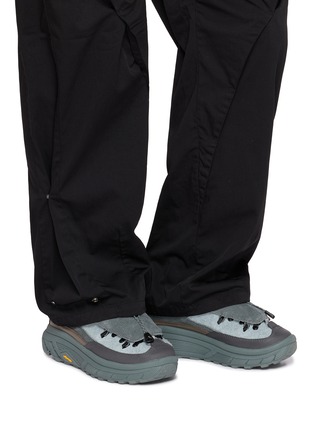 模特儿示范图 - 点击放大 - FCE SHOES - X SUICOKE Modular Upper Beetle Men's Sneakers