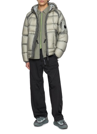 模特儿示范图 - 点击放大 - F/CE. - Denari Shirt Jacket