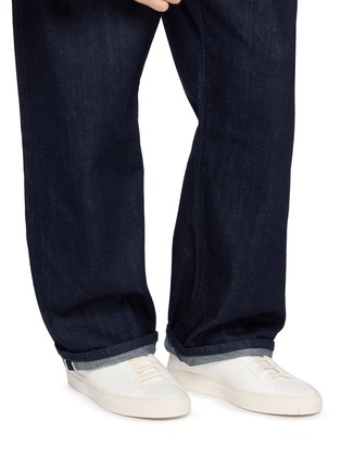 模特儿示范图 - 点击放大 - COMMON PROJECTS - Achilles Premium Washed Leather Men's Sneakers
