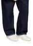 模特儿示范图 - 点击放大 - COMMON PROJECTS - Achilles Premium Washed Leather Men's Sneakers