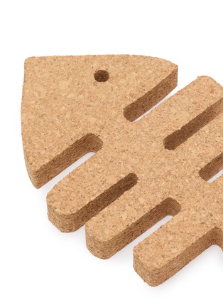 细节 –点击放大 - BATELA - Fish Bone Cork Trivet