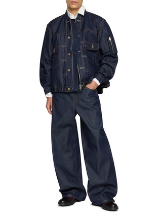 模特儿示范图 - 点击放大 - SACAI - X LEVI'S 系带直筒牛仔长裤