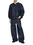 模特儿示范图 - 点击放大 - SACAI - X LEVI'S 系带直筒牛仔长裤