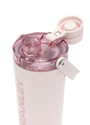 细节 –点击放大 - STANLEY - The Vitalize™ Shaker Bottle 20oz — Dark Blue
