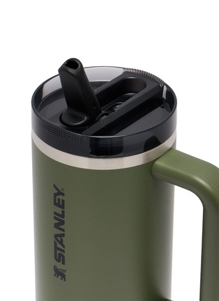 细节 –点击放大 - STANLEY - The Quencher ProTour Flip Straw Lid Tumbler 30oz — Dried Pine