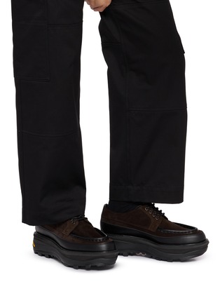 模特儿示范图 - 点击放大 - SACAI SHOES - U-tip Derby Shoes